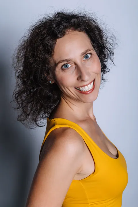 Eva ve žlutém topu
